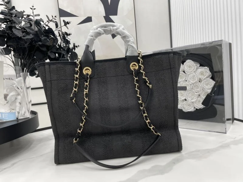 EyeCatching Chanel Shopping Bags 54787