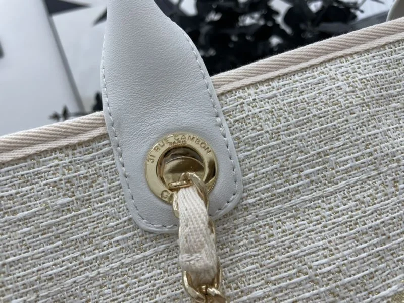 Bright Chanel Shopping Bags 54771