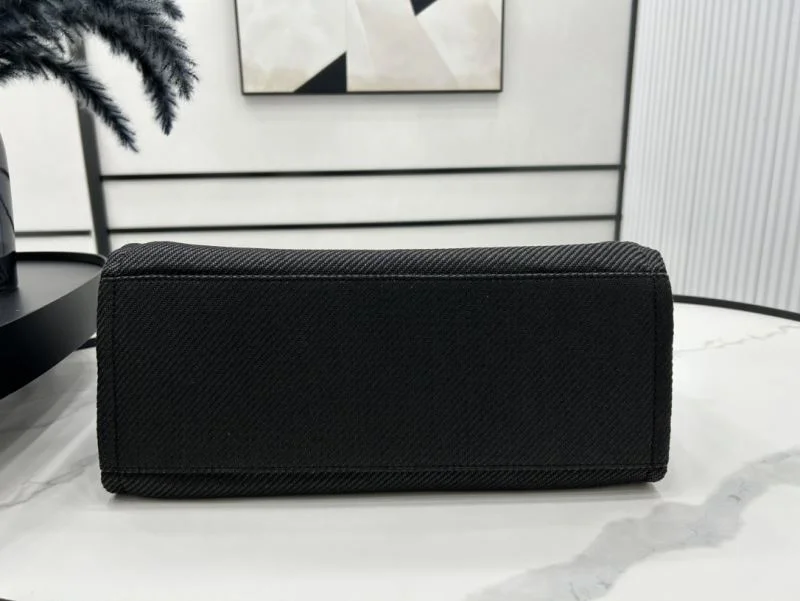 Compact Chanel Shopping Bags 54768