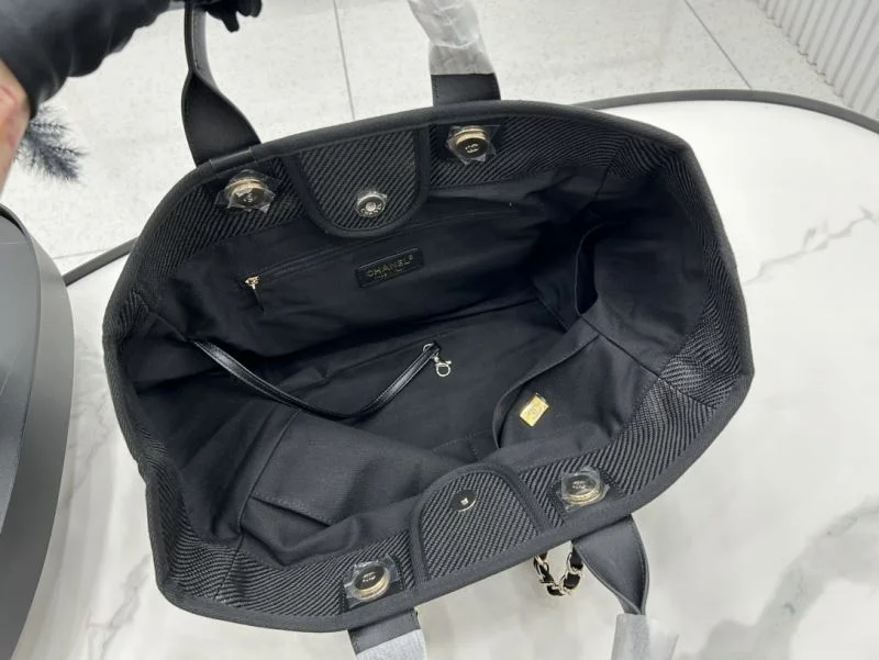 Compact Chanel Shopping Bags 54768
