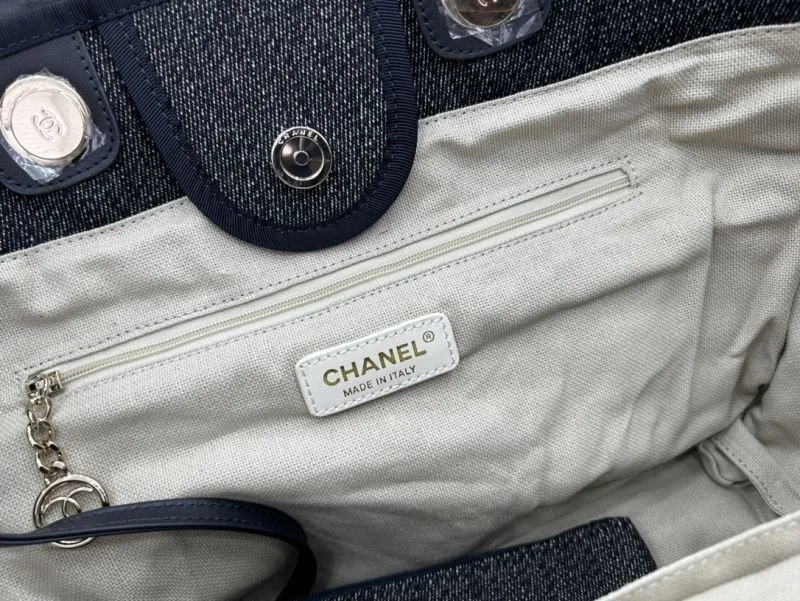 Effortless Chanel Shopping Bags 54763