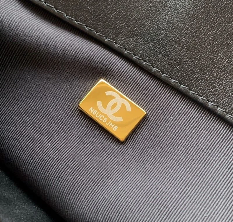 Minimalist Chanel Shopping Bags 54754