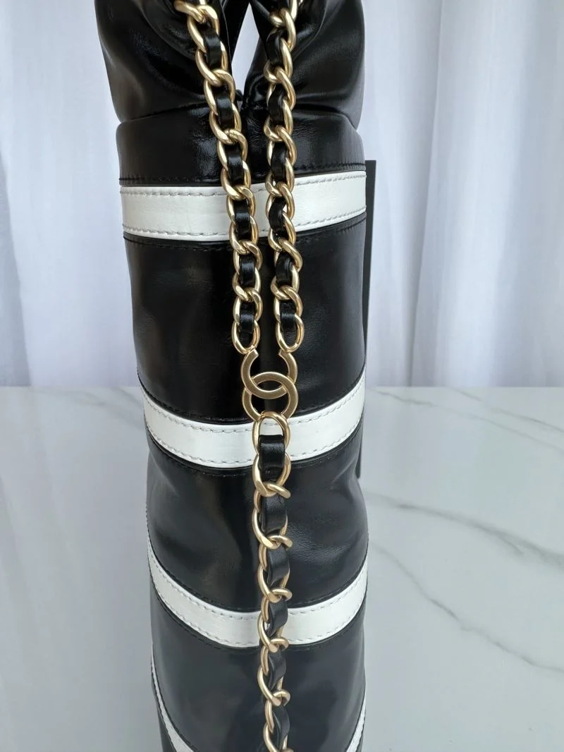 Trendsetting Chanel Shopping Bags 54862