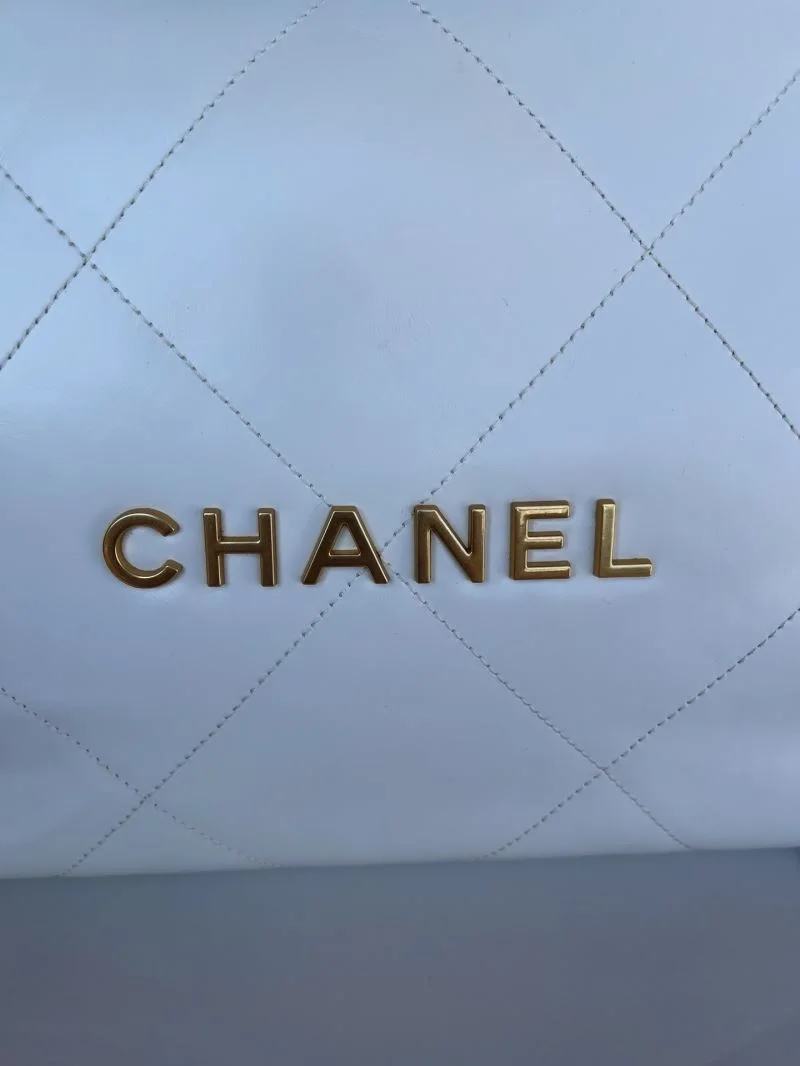 Tailored Chanel Shopping Bags 54739