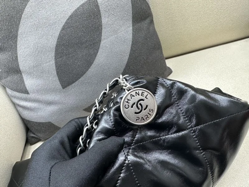WellDesigned Chanel Shopping Bags 54719