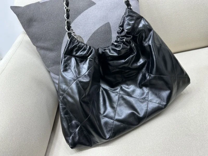 WellDesigned Chanel Shopping Bags 54719