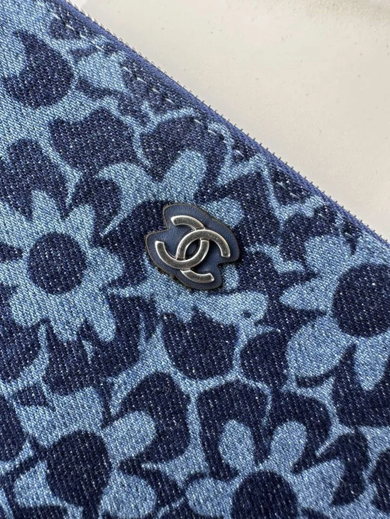 Compact Chanel Shopping Bags 54705