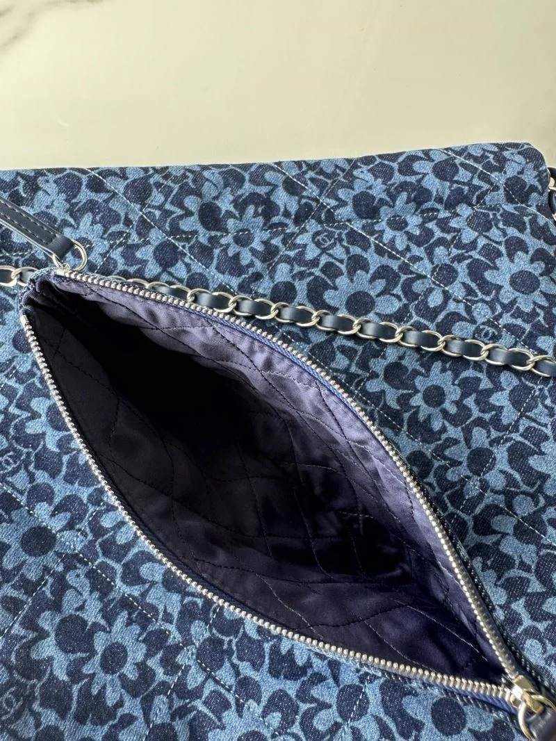Compact Chanel Shopping Bags 54705