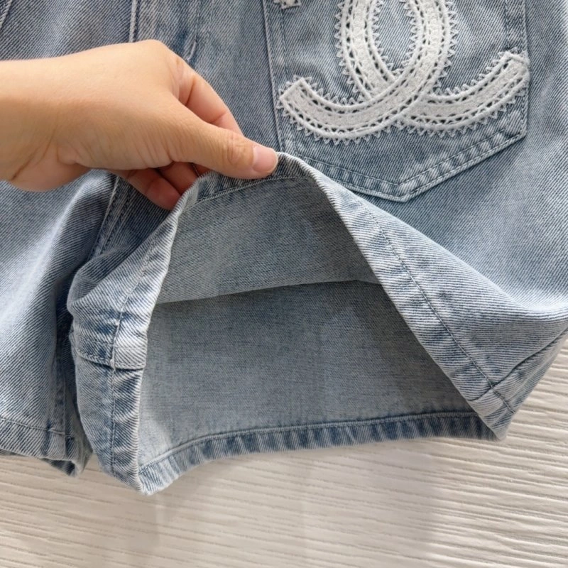 Chanel Short Pants Durable 108783
