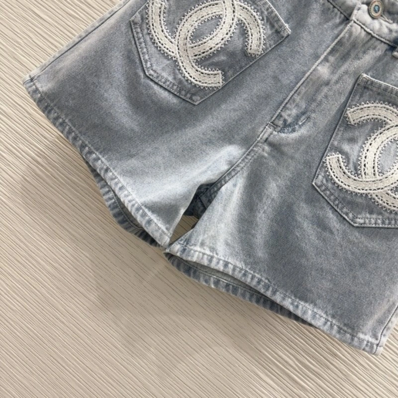 Chanel Short Pants Durable 108783