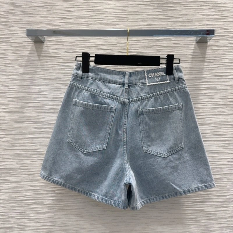 Chanel Short Pants Durable 108783