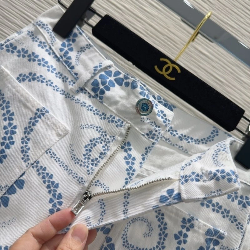 Chanel Short Pants Fashionable 108757
