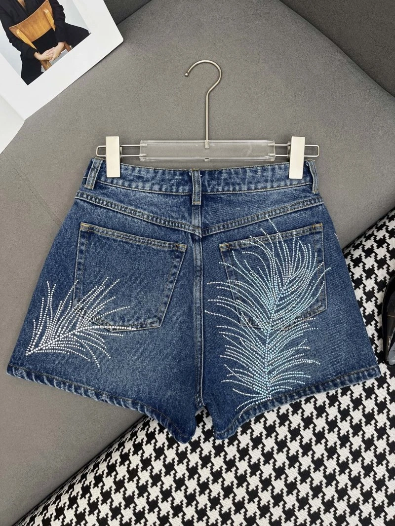 Chanel Short Pants Sleek 108763