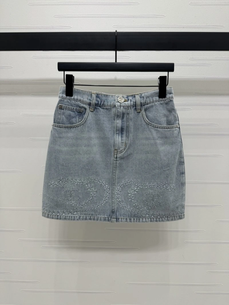 Neat Chanel Short Pants 108773