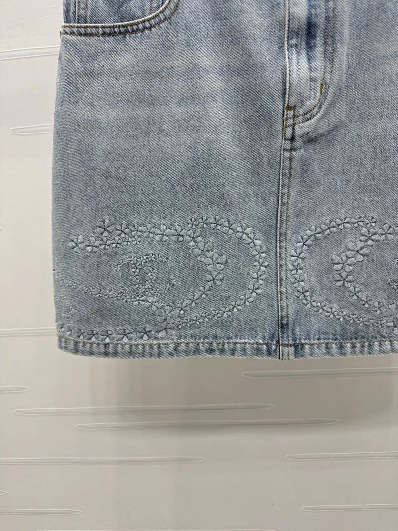Neat Chanel Short Pants 108773