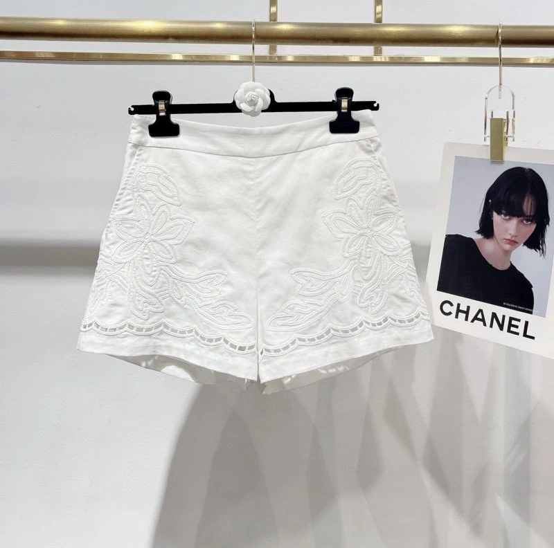 Chanel Short Pants Bright 110425