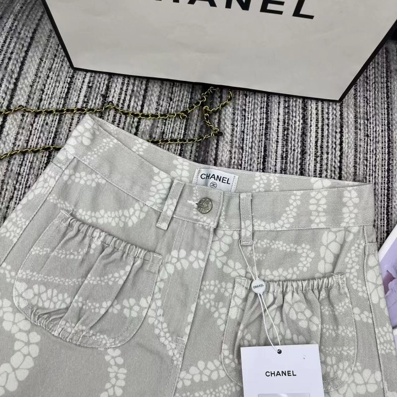 Chic Chanel Short Pants 110427