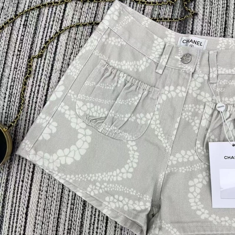 Chic Chanel Short Pants 110427