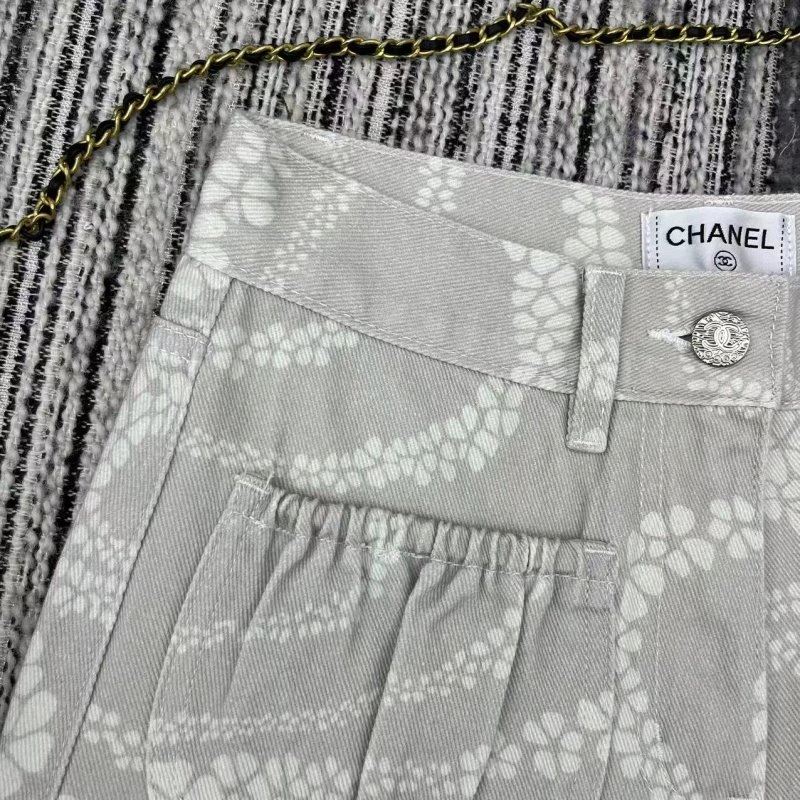 Chic Chanel Short Pants 110427