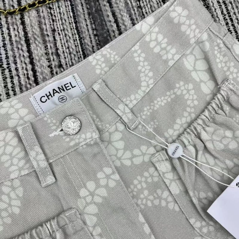 Chic Chanel Short Pants 110427