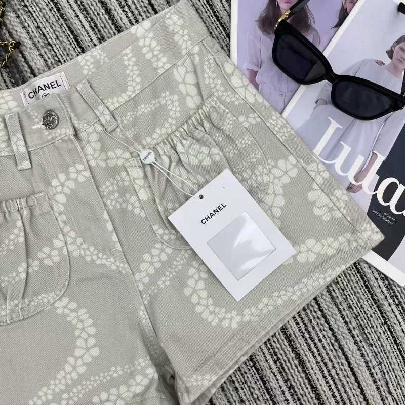 Chic Chanel Short Pants 110427
