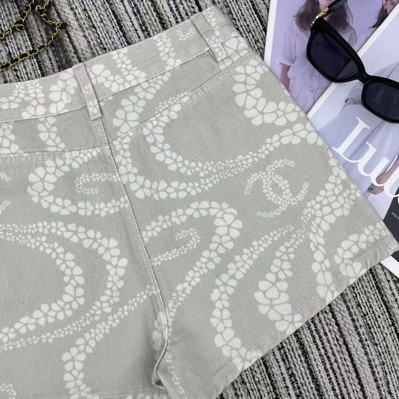 Chic Chanel Short Pants 110427