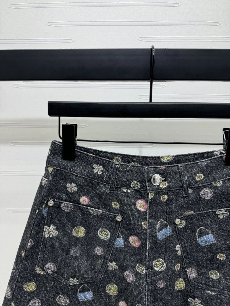 Chanel Short Pants Sophisticated 110419