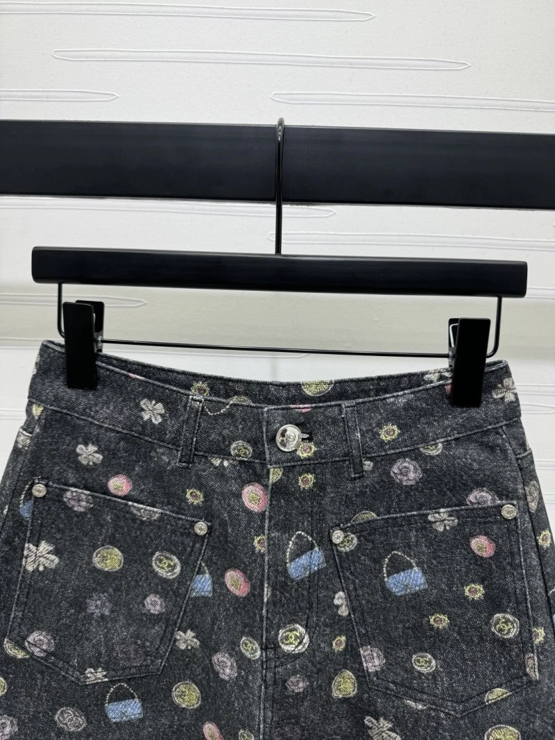 Chanel Short Pants Sophisticated 110419