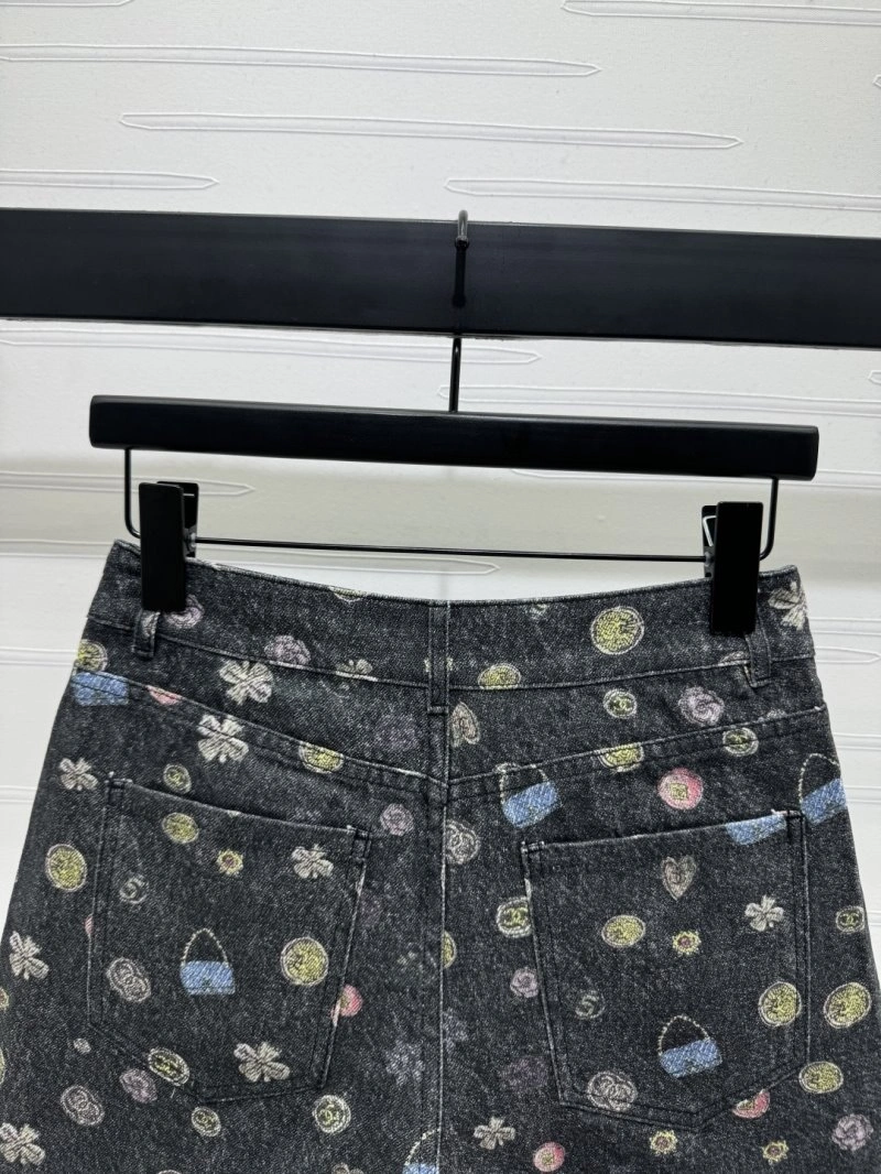 Chanel Short Pants Sophisticated 110419