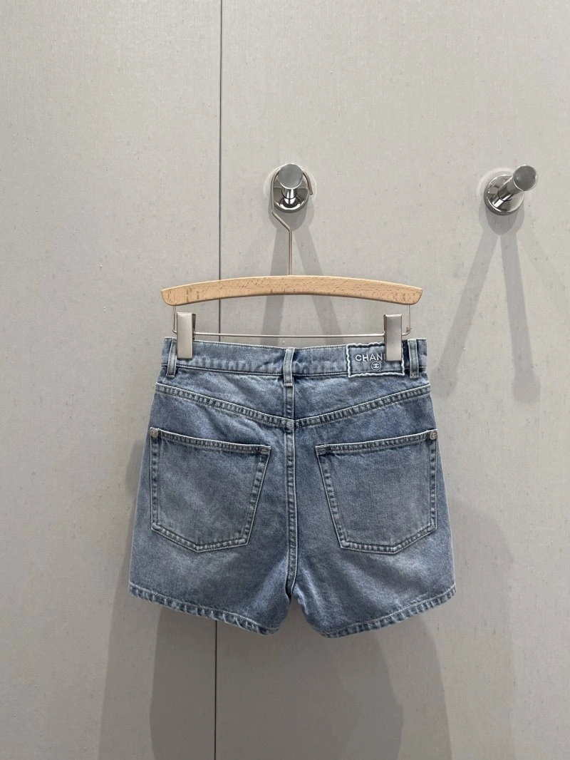 Chanel Short Pants Effortless 108093