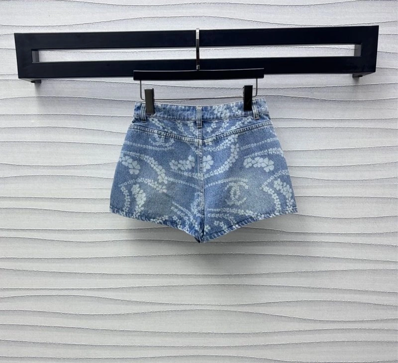Chanel Short Pants Lightweight 108091