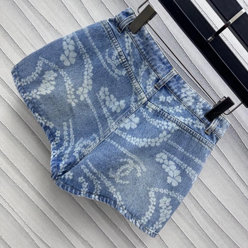 Chanel Short Pants Lightweight 108091
