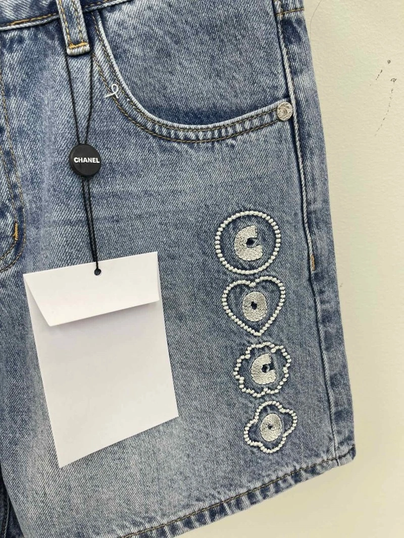 Chanel Short Pants Unique 108085