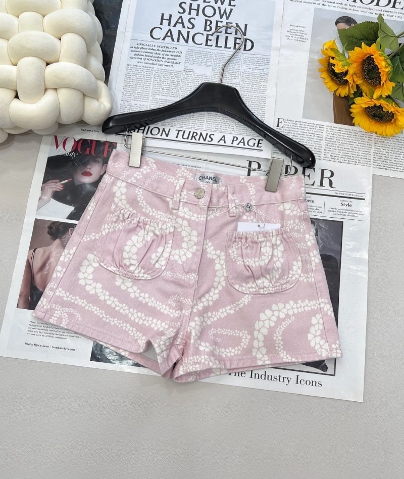 Fashionable Chanel Short Pants 108079