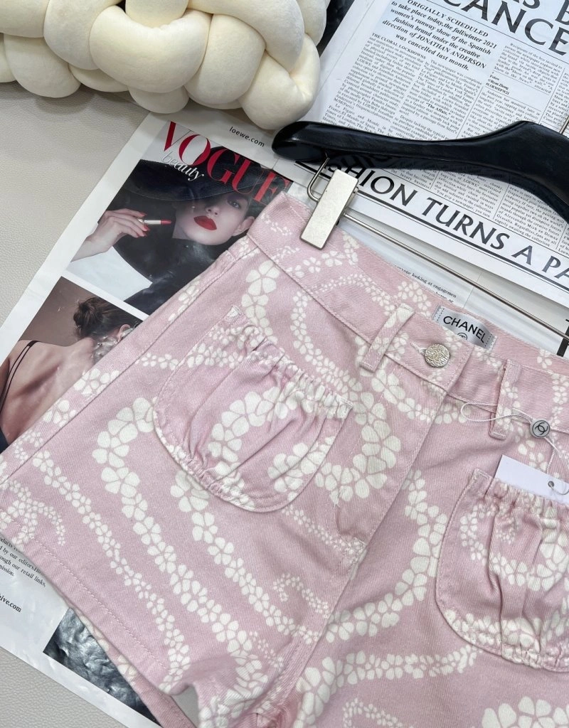 Fashionable Chanel Short Pants 108079