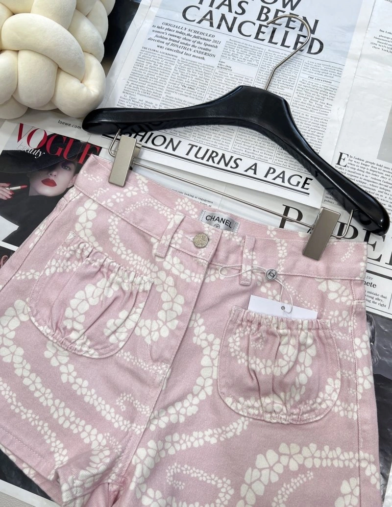 Fashionable Chanel Short Pants 108079