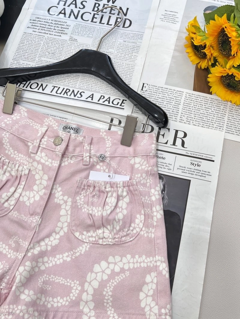 Fashionable Chanel Short Pants 108079