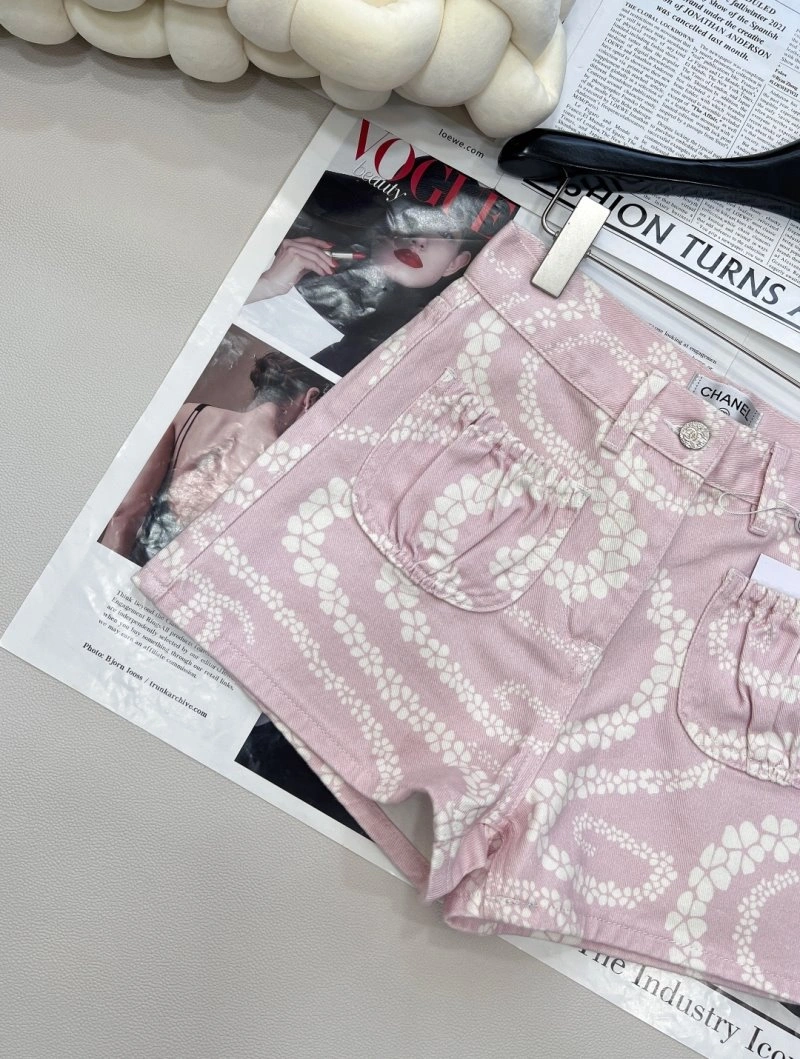 Fashionable Chanel Short Pants 108079