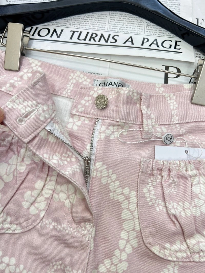 Fashionable Chanel Short Pants 108079