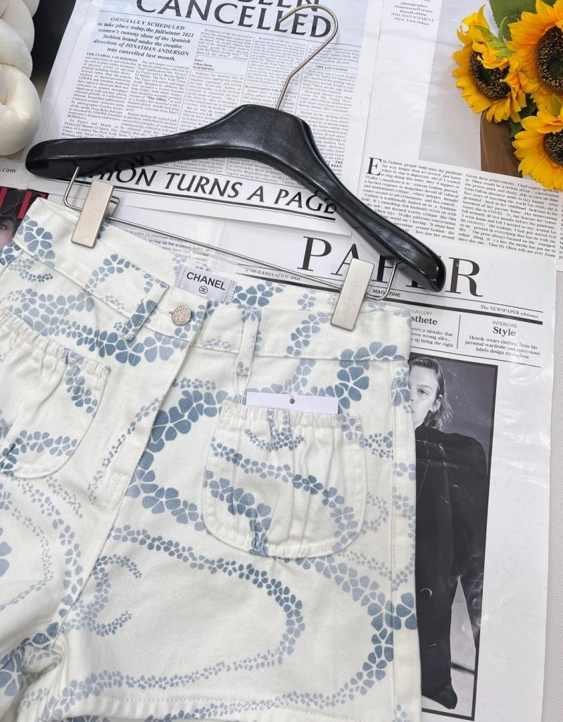 Popular Chanel Short Pants 108077