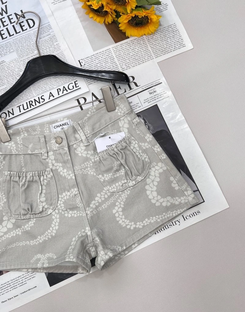 Sophisticated Chanel Short Pants 108074