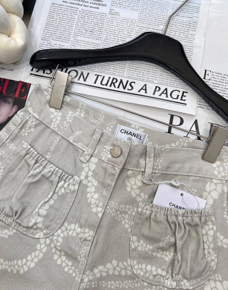 Sophisticated Chanel Short Pants 108074