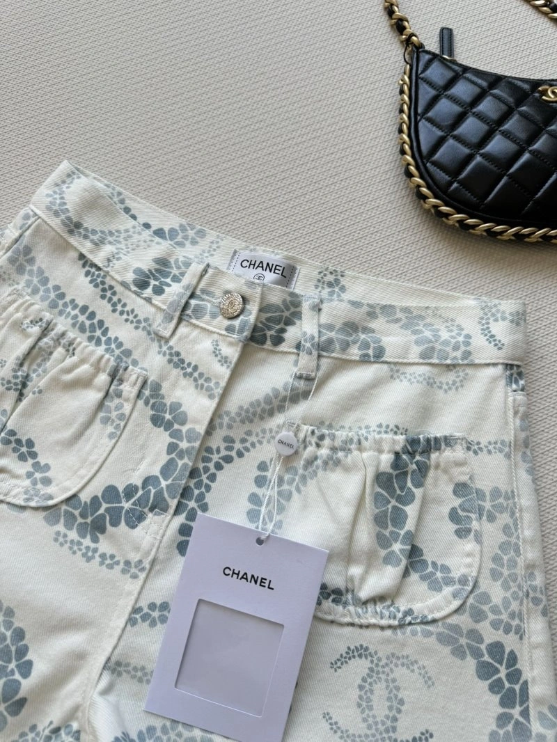 Resilient Chanel Short Pants 108068