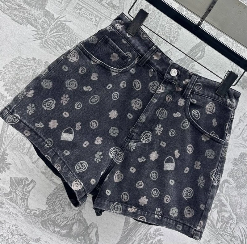 Chanel Short Pants Practical 108069