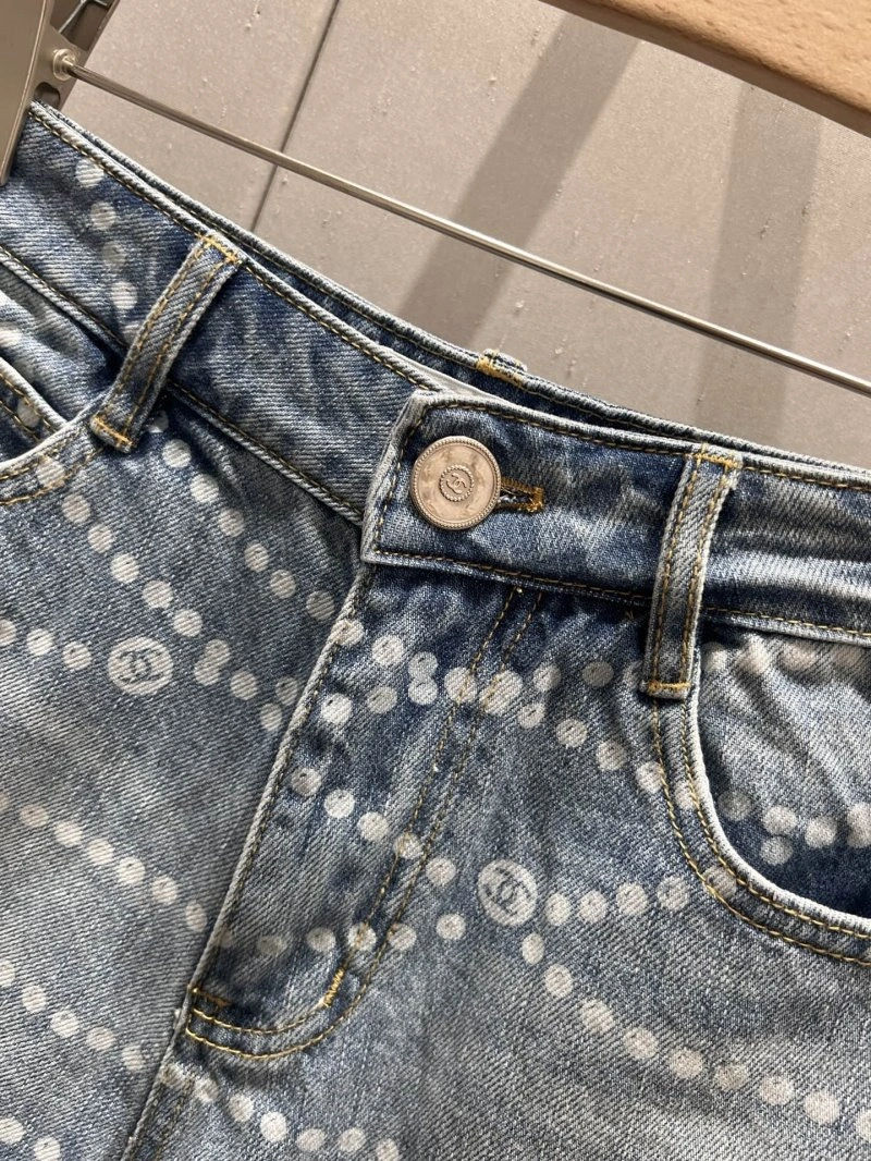 Chanel Short Pants Breathable 108076