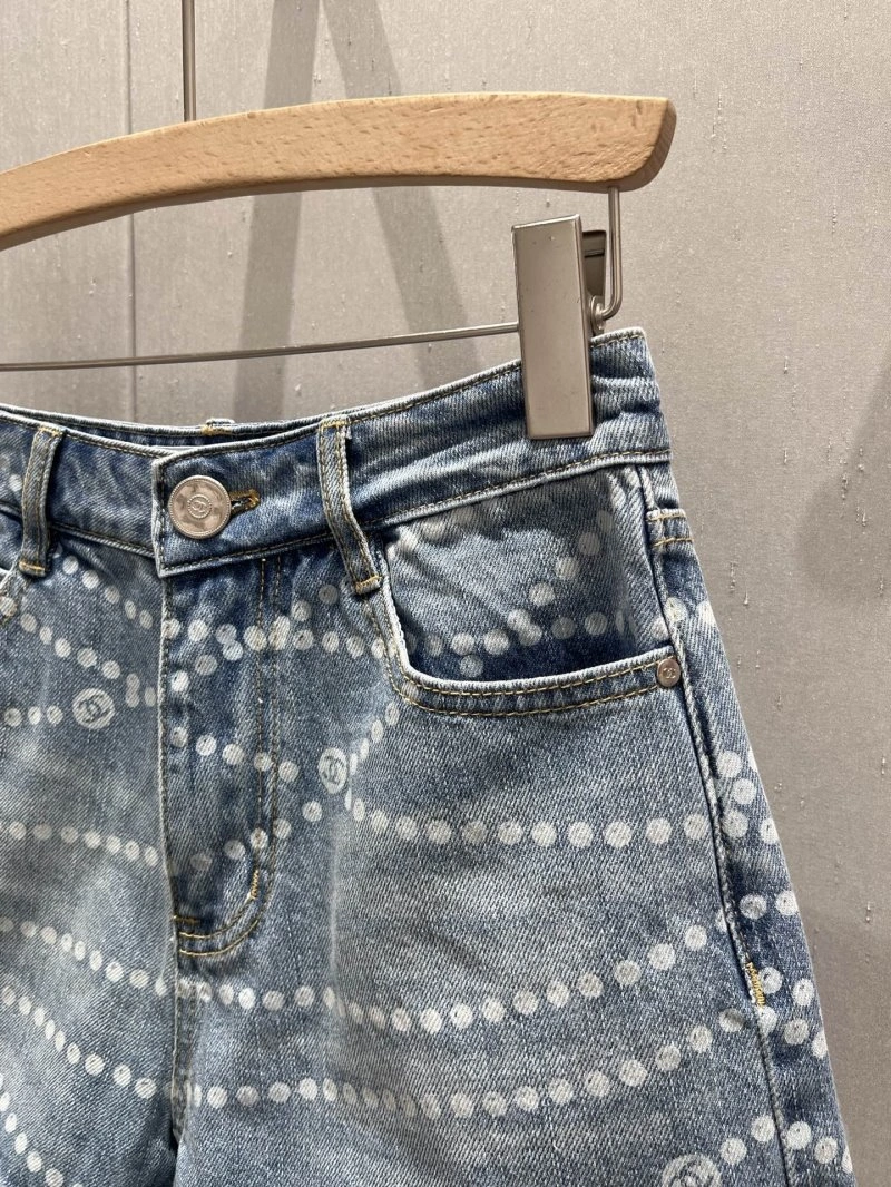 Chanel Short Pants Breathable 108076