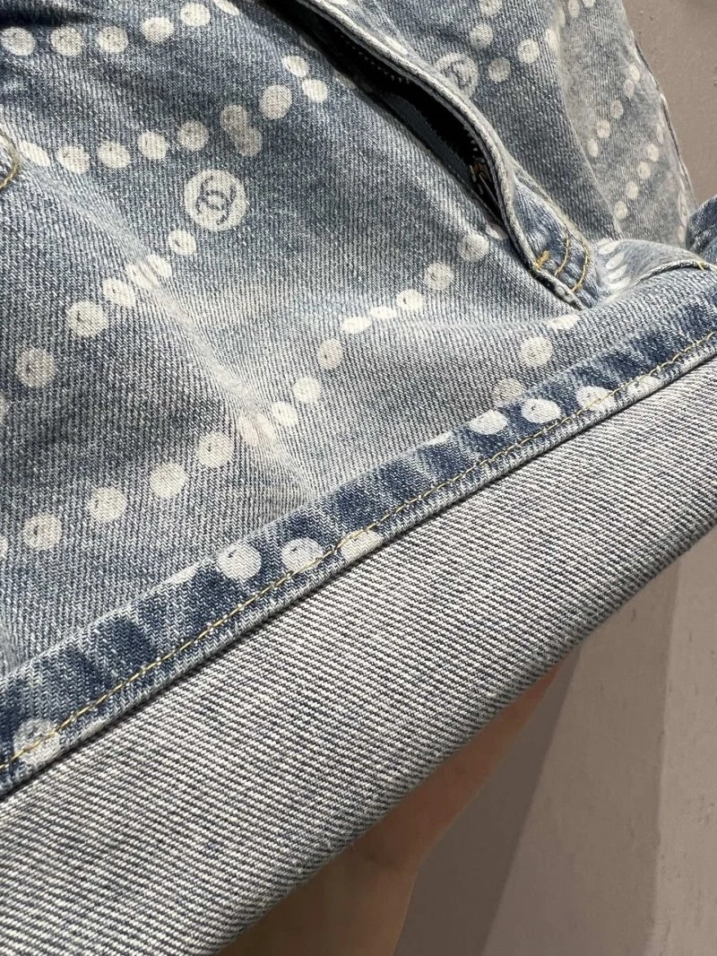 Chanel Short Pants Breathable 108076