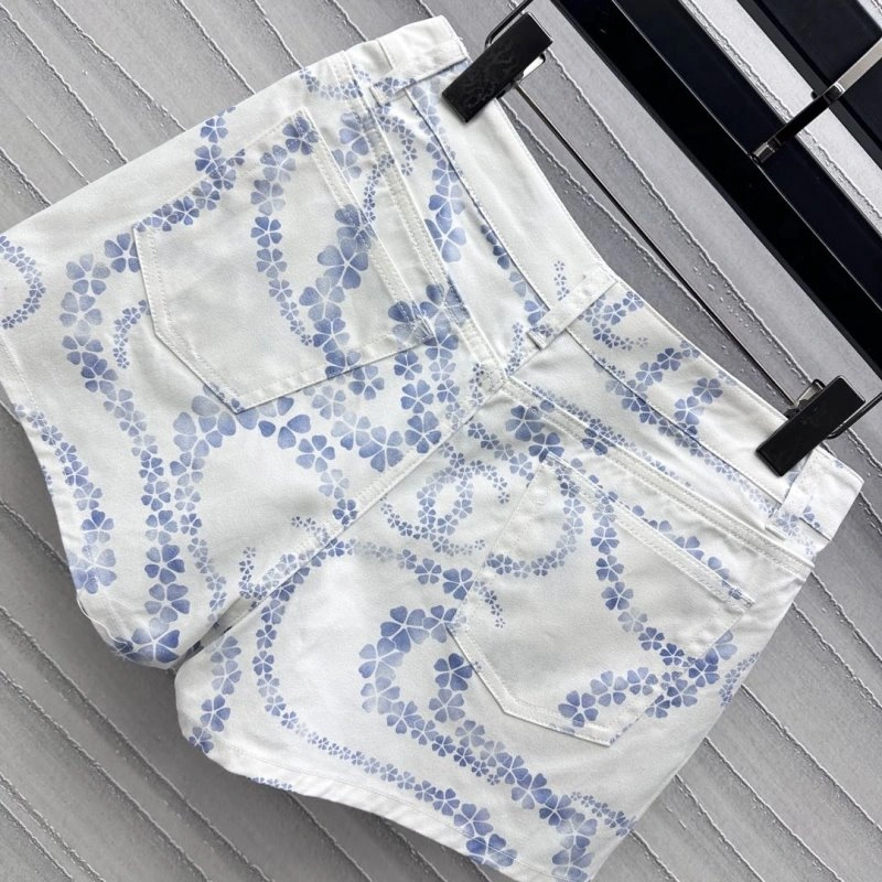 Chanel Short Pants Sleek 108066