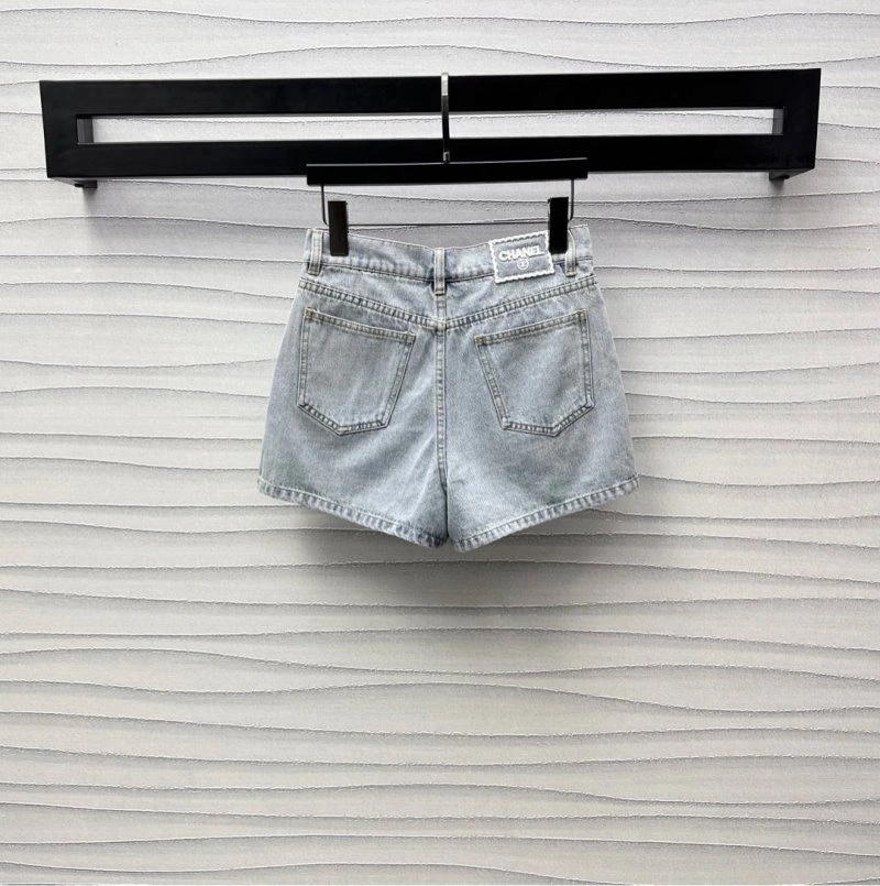 FashionForward Chanel Short Pants 108056