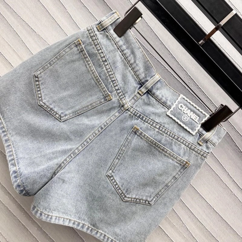 FashionForward Chanel Short Pants 108056